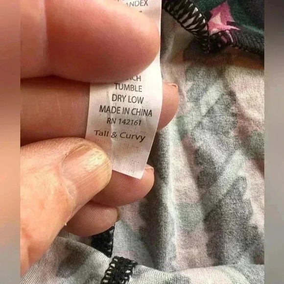 Lularoe TC black & pink arrow leggings with green chevron .NWOT. - Picture 4 of 6